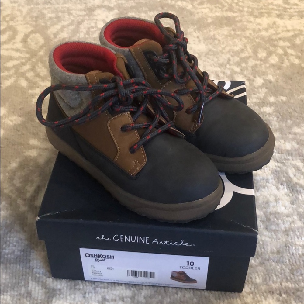 Oshkosh toddler boots size 10 . New